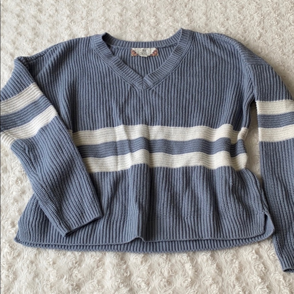 Blue long sleeve cropped sweater